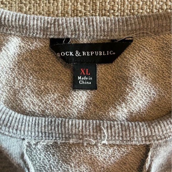 Rock & Republic Journey US Tour 1979 Sweatshirt - Picture 3 of 5